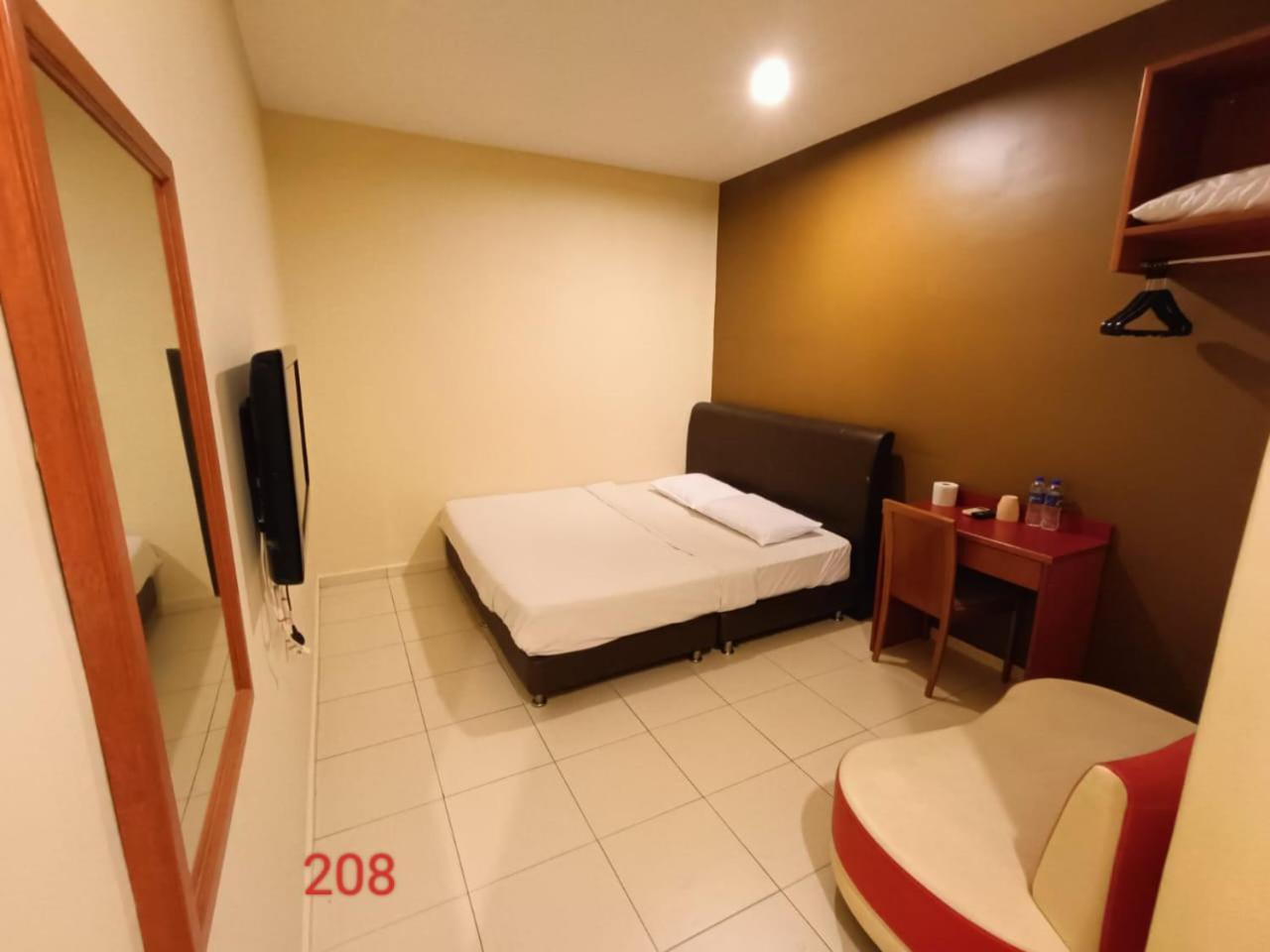 Doris Hotel Malacca Bagian luar foto